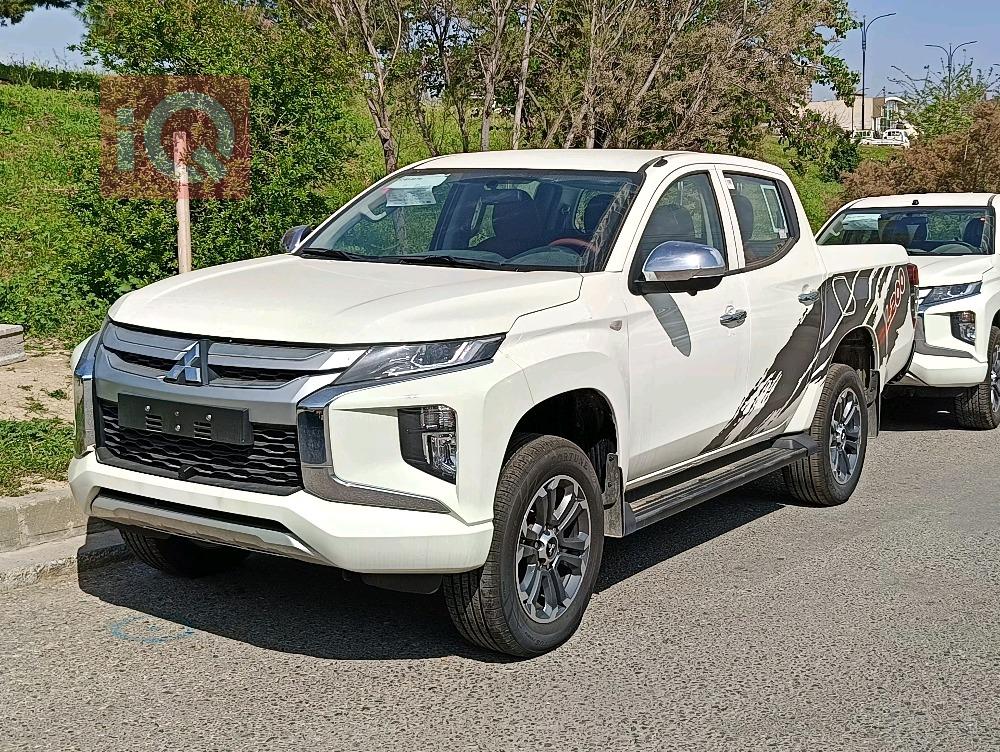 میتسوبیشی L200